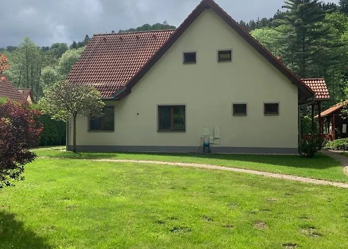 Garden Home With Pool Access